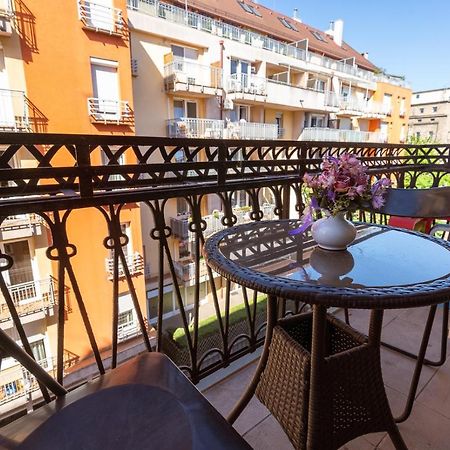 Garys Bright And Spacious Two Bedroom Flat Near Danube بودابست المظهر الخارجي الصورة