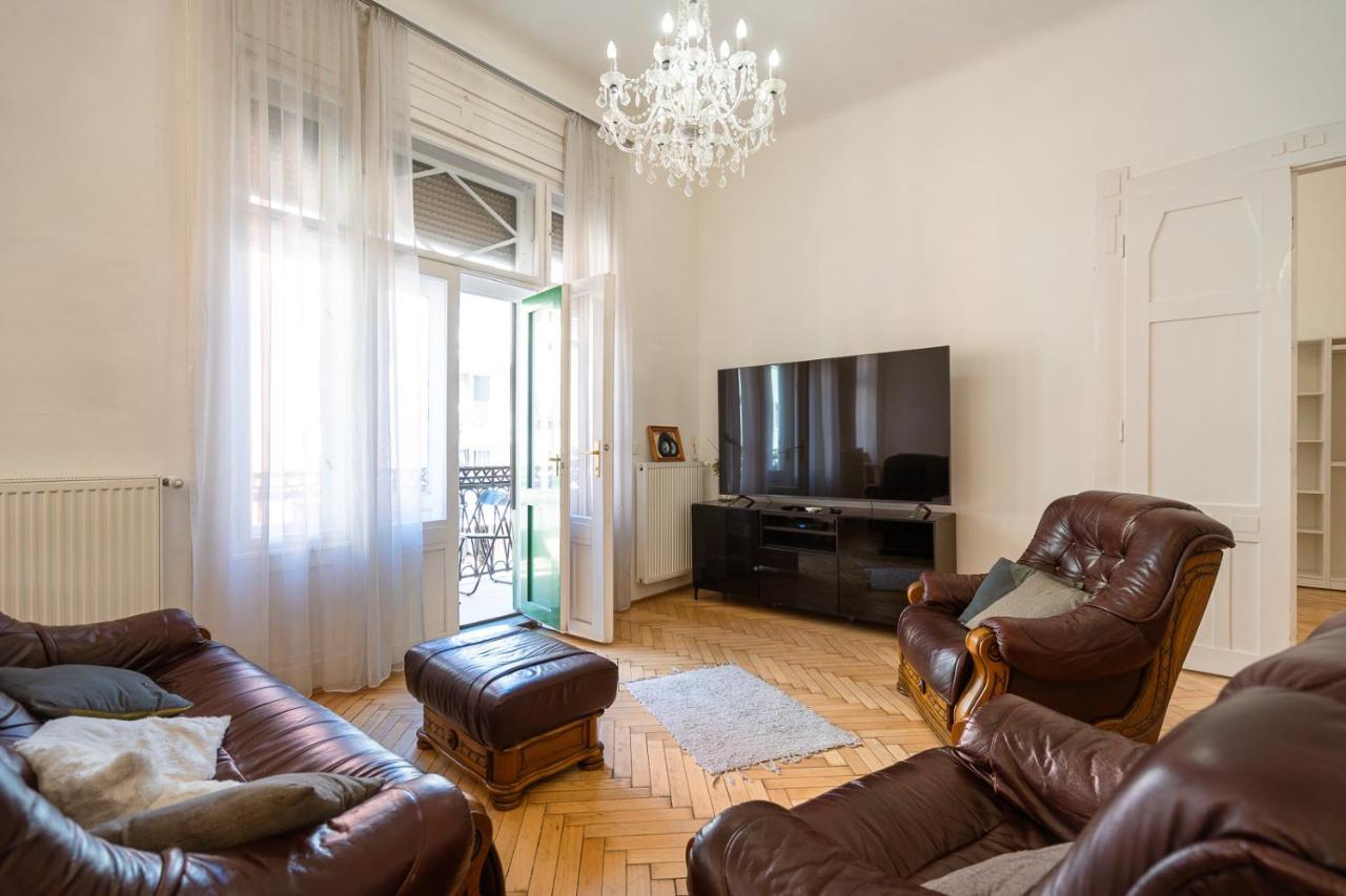 Garys Bright And Spacious Two Bedroom Flat Near Danube بودابست المظهر الخارجي الصورة